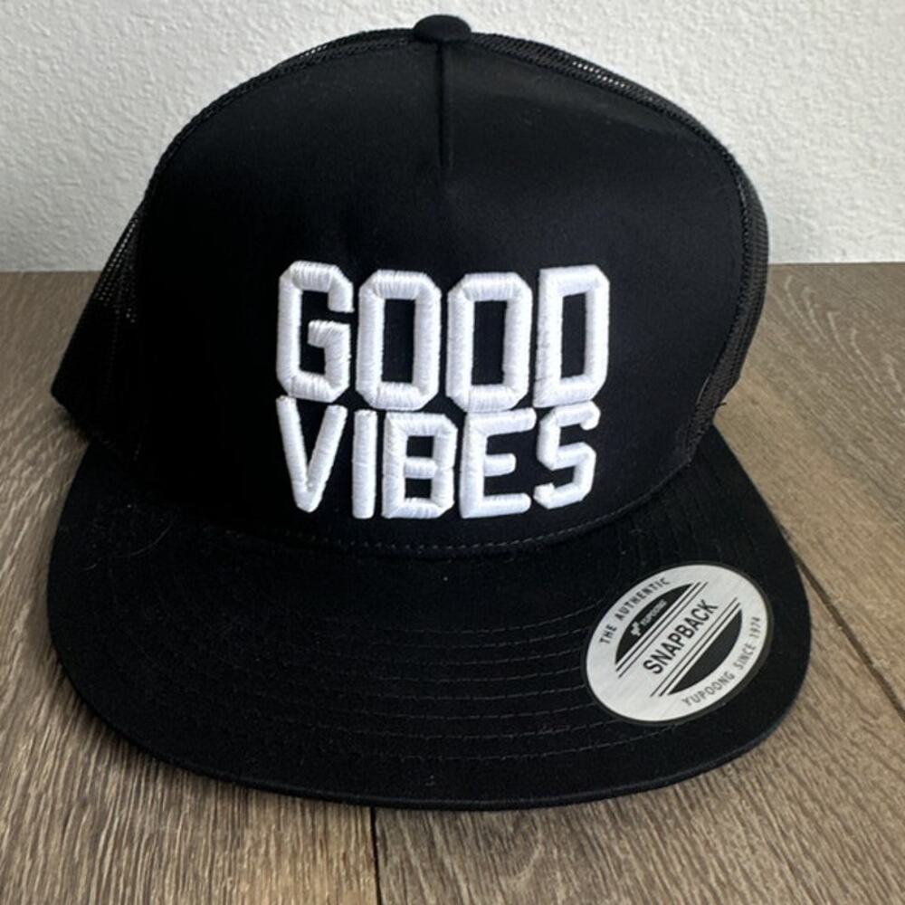 Chris Janson Good Vibes Trucker Hat Men OS Black White Snapback Flatbill Country